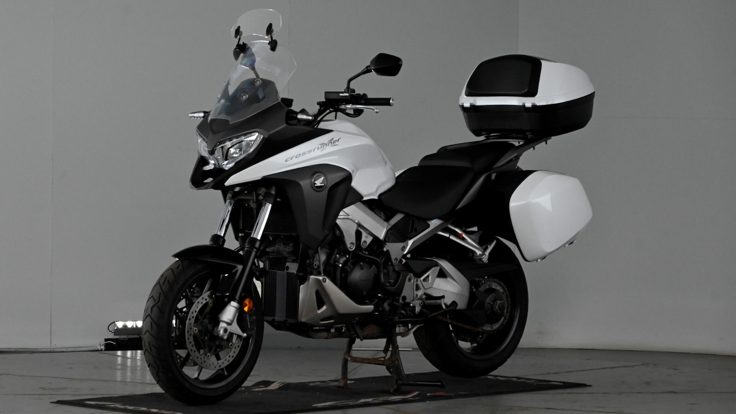 Used Honda VFR800X Crossrunner 2015 for sale - 78418751: Photo 2