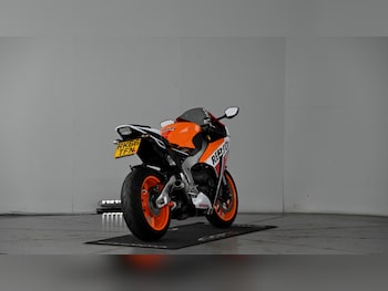 Used Honda CBR1000RR Fireblade 2016 for sale - bike-77965213: Photo