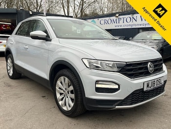 Used Volkswagen T-Roc 2018 for sale - 77539292: Photo