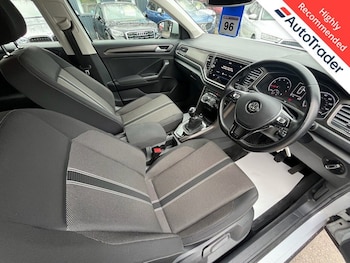 Used Volkswagen T-Roc 2018 for sale - 77539292: Photo