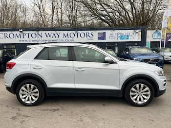 Used Volkswagen T-Roc 2018 for sale - 77539292: Photo