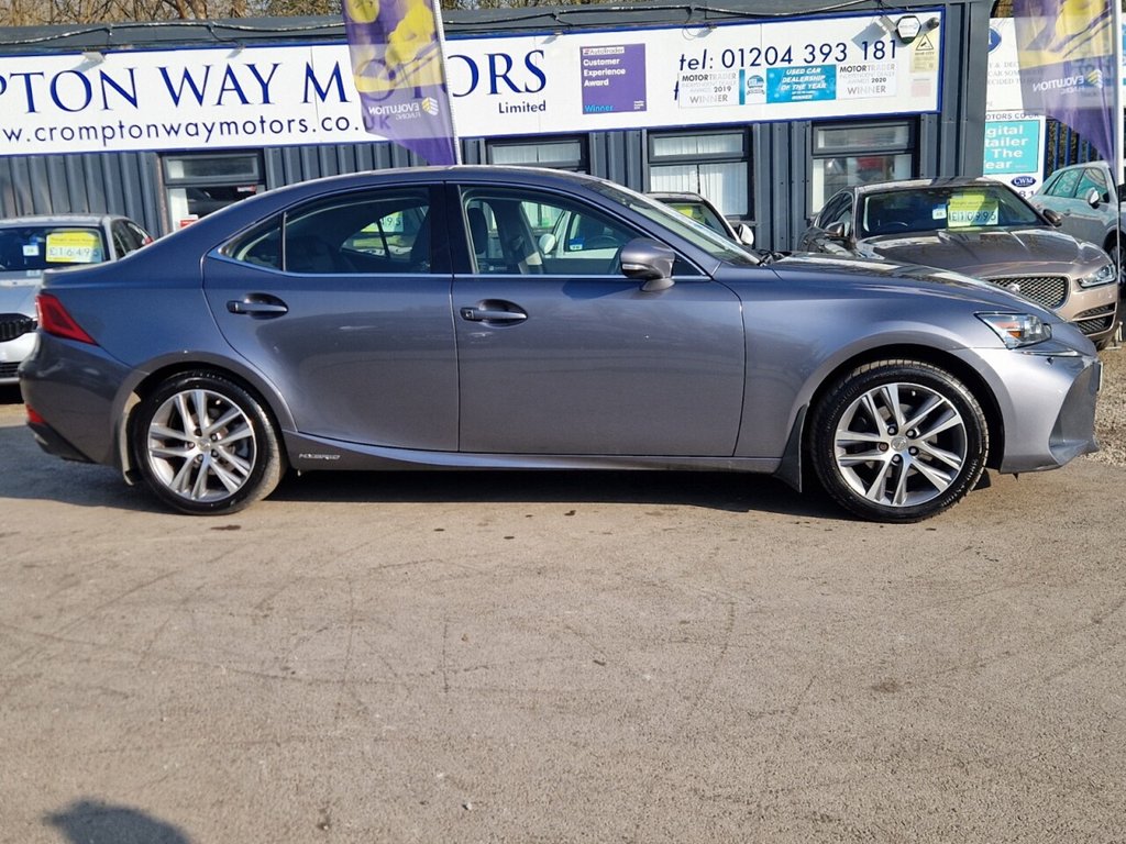 Used Lexus IS 2017 for sale - 77971542: Photo 2