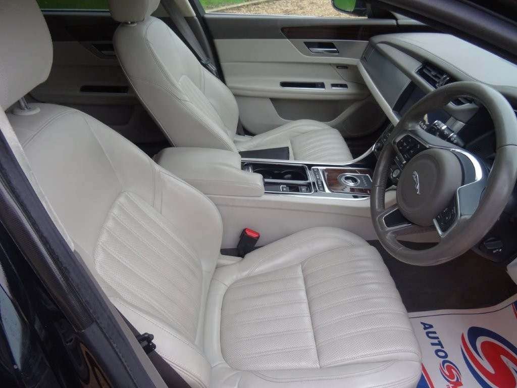 Used Jaguar XF 2018 for sale - 77667626: Photo 3