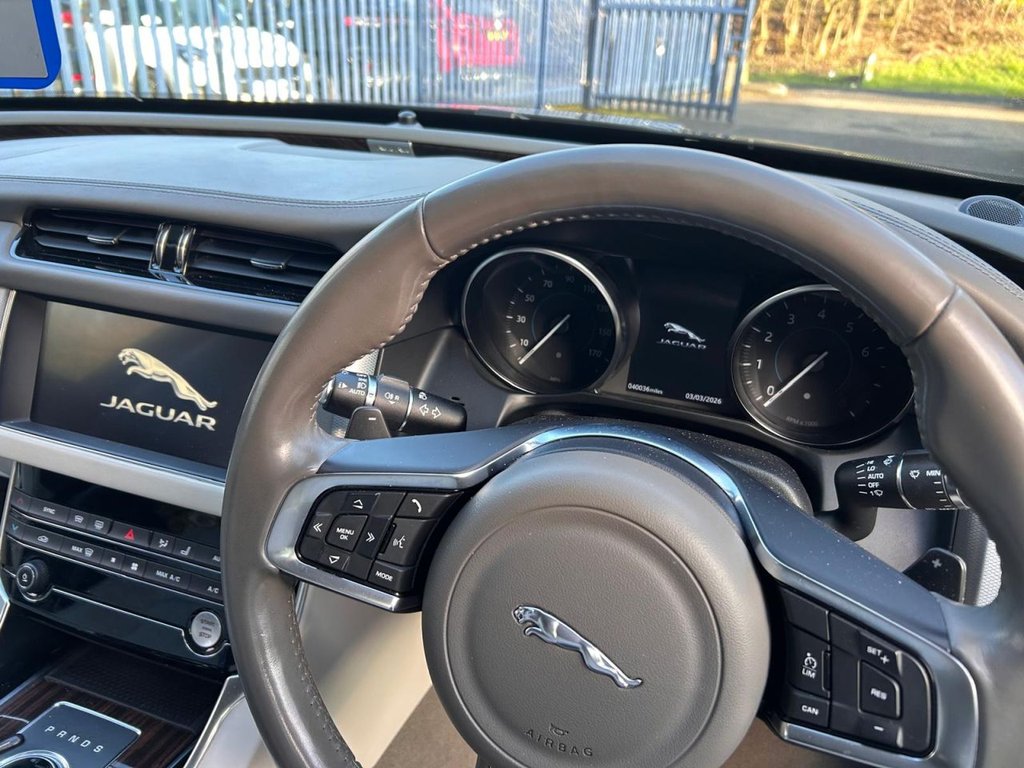 Used Jaguar XF 2018 for sale - 77835326: Photo 4