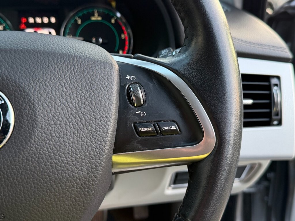 Used Jaguar XF 2013 for sale - 77748832: Photo 25