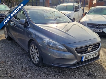 Used Volvo V40 2013 for sale - 77558160: Photo