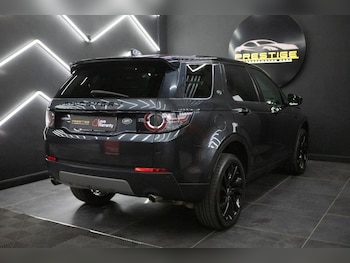 Used Land Rover Discovery Sport 2016 for sale - 77764897: Photo