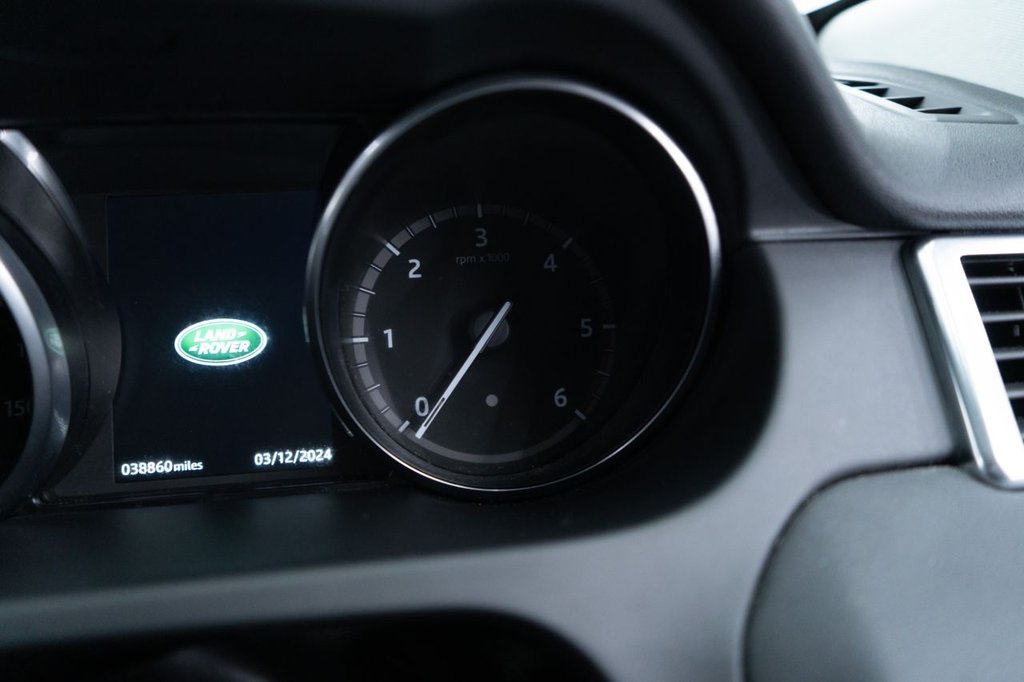 Used Land Rover Discovery Sport 2018 for sale - 77785935: Photo 33