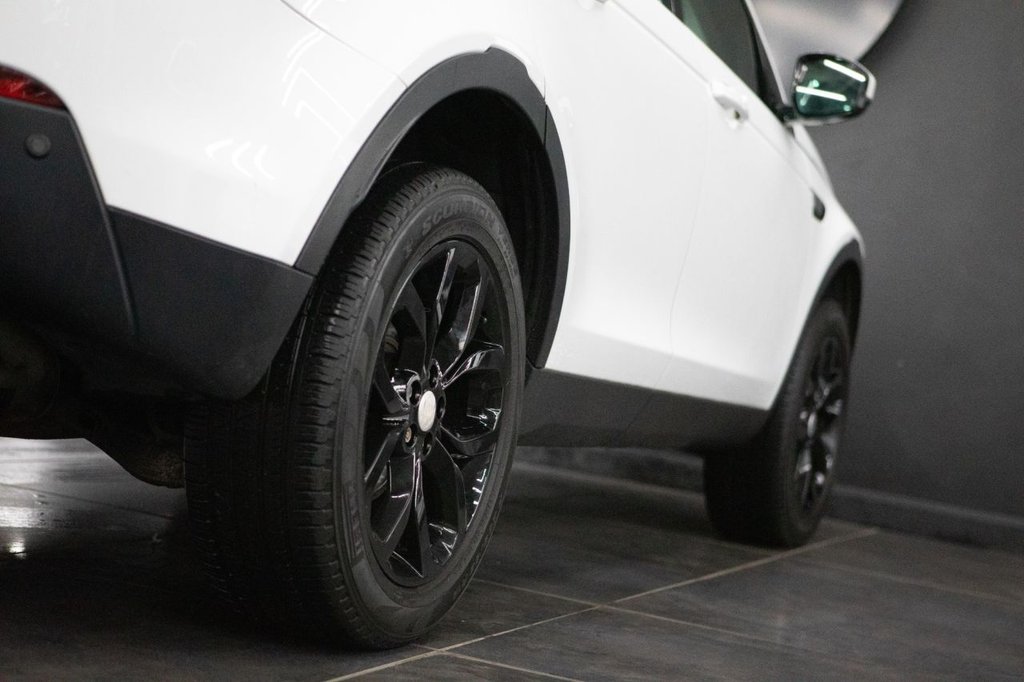 Used Land Rover Discovery Sport 2015 for sale - 77764740: Photo 15