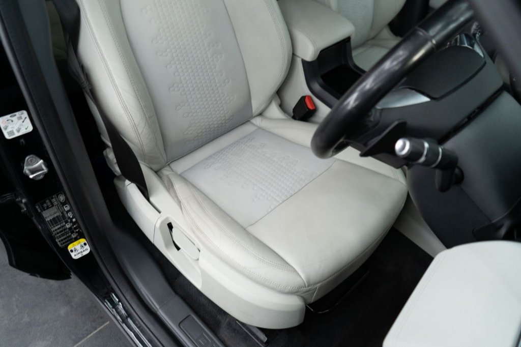 Used Land Rover Discovery Sport 2017 for sale - 77835920: Photo 13