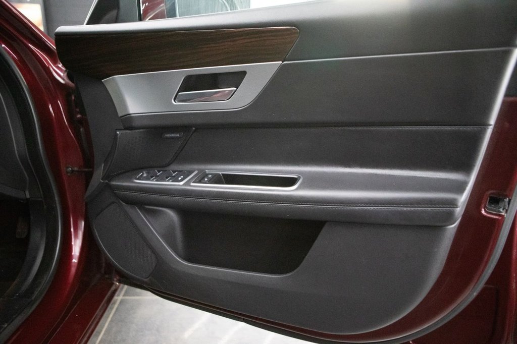 Used Jaguar XF 2017 for sale - 78166956: Photo 25