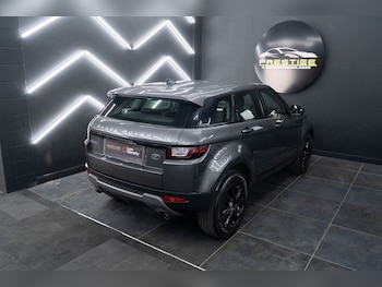 Used Land Rover Range Rover Evoque 2016 for sale - 77952802: Photo