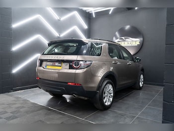 Used Land Rover Discovery Sport 2016 for sale - 77764901: Photo