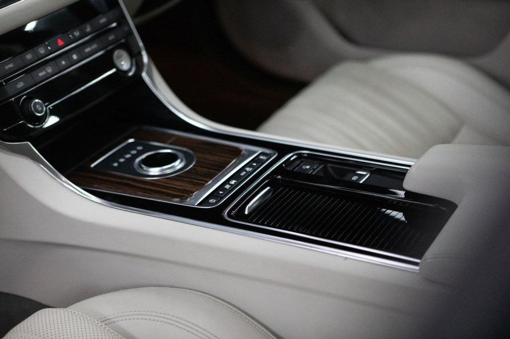 Used Jaguar XF 2018 for sale - 77966958: Photo 20