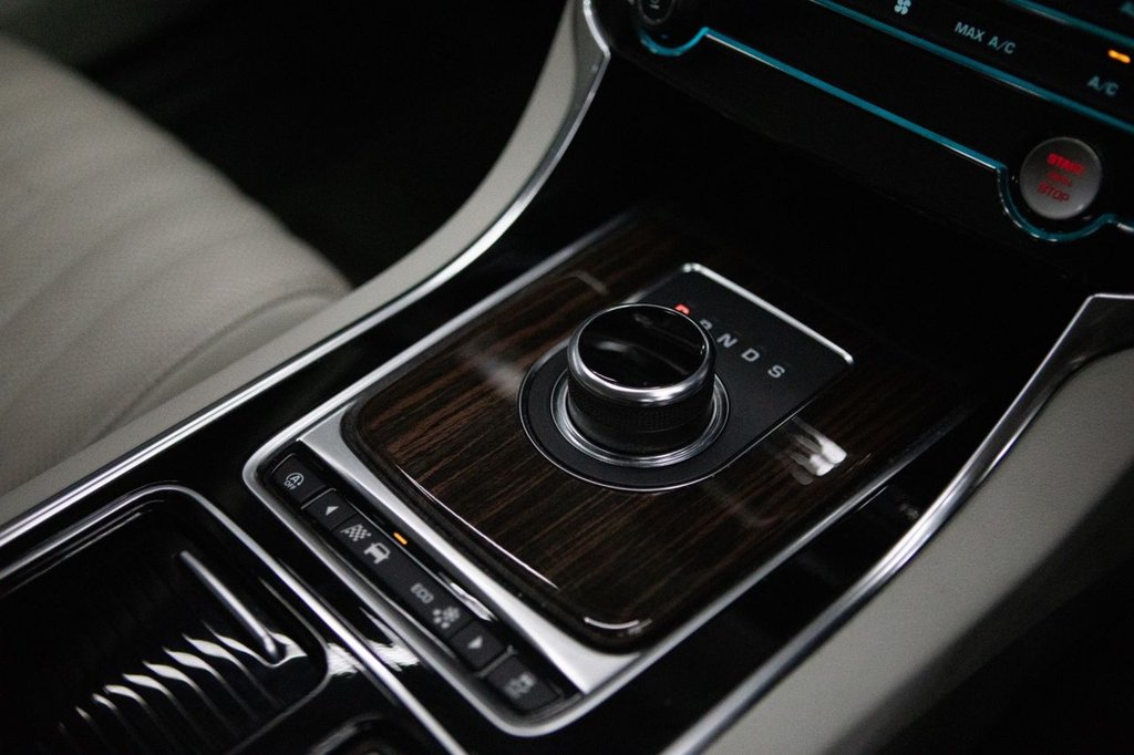 Used Jaguar XF 2018 for sale - 77966958: Photo 41