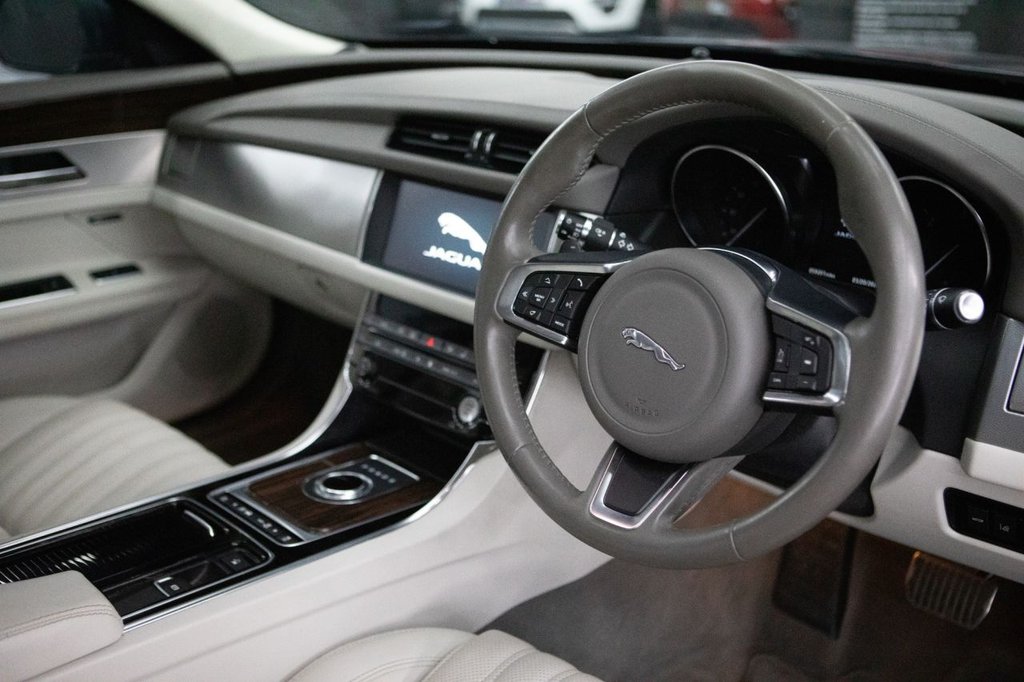 Used Jaguar XF 2018 for sale - 77966958: Photo 6