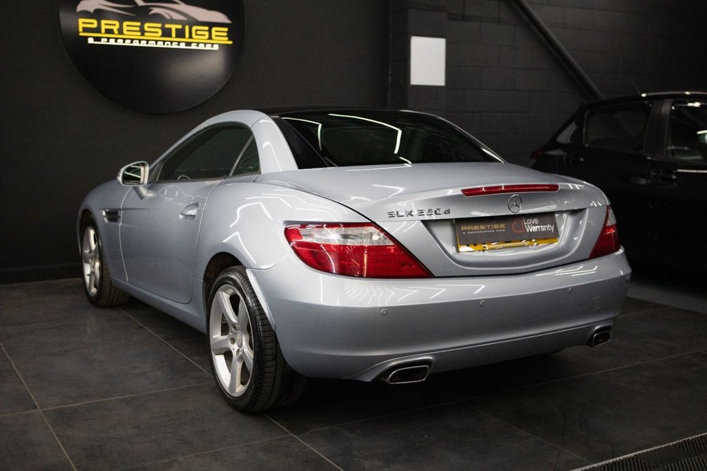 Used Mercedes-Benz SLK 2015 for sale - 78166962: Photo 3