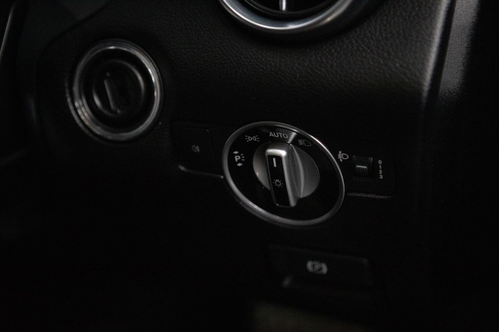 Used Mercedes-Benz SLK 2015 for sale - 78166962: Photo 40