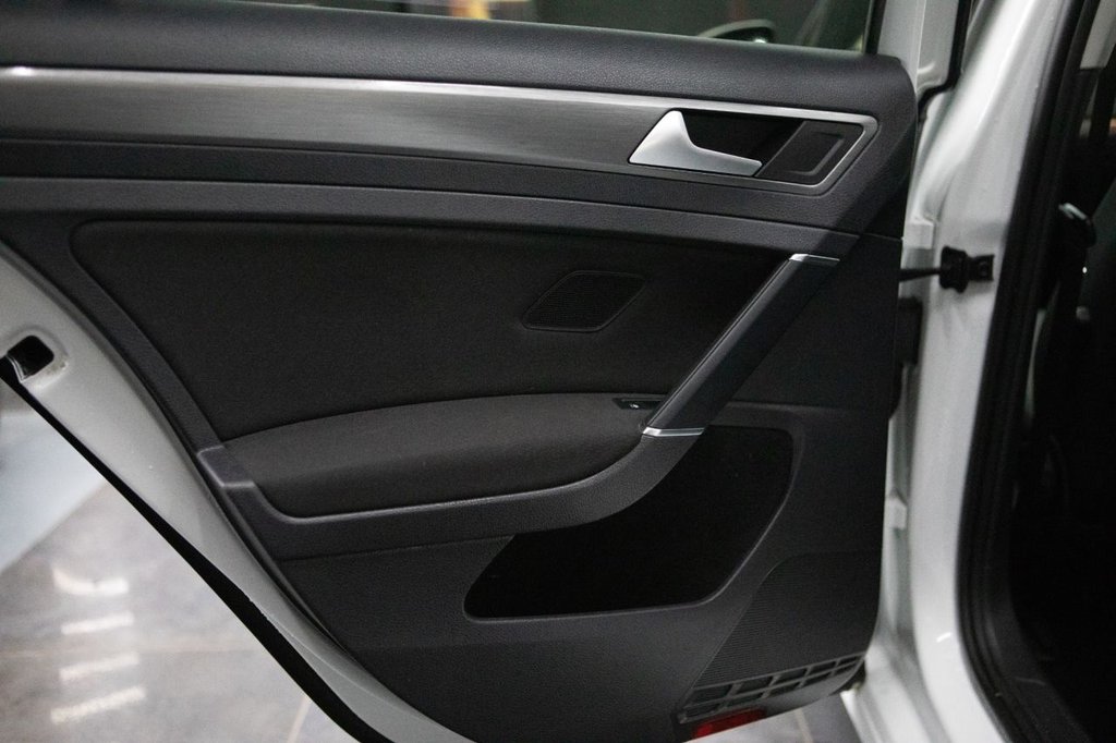 Used Volkswagen Golf 2017 for sale - 77990682: Photo 20