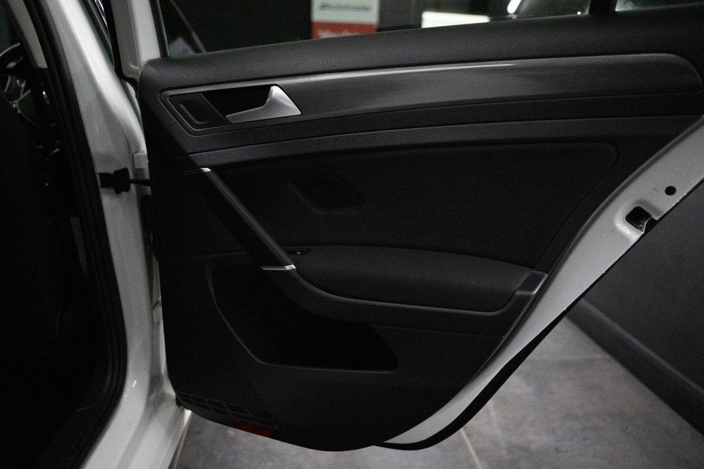 Used Volkswagen Golf 2017 for sale - 77990682: Photo 23