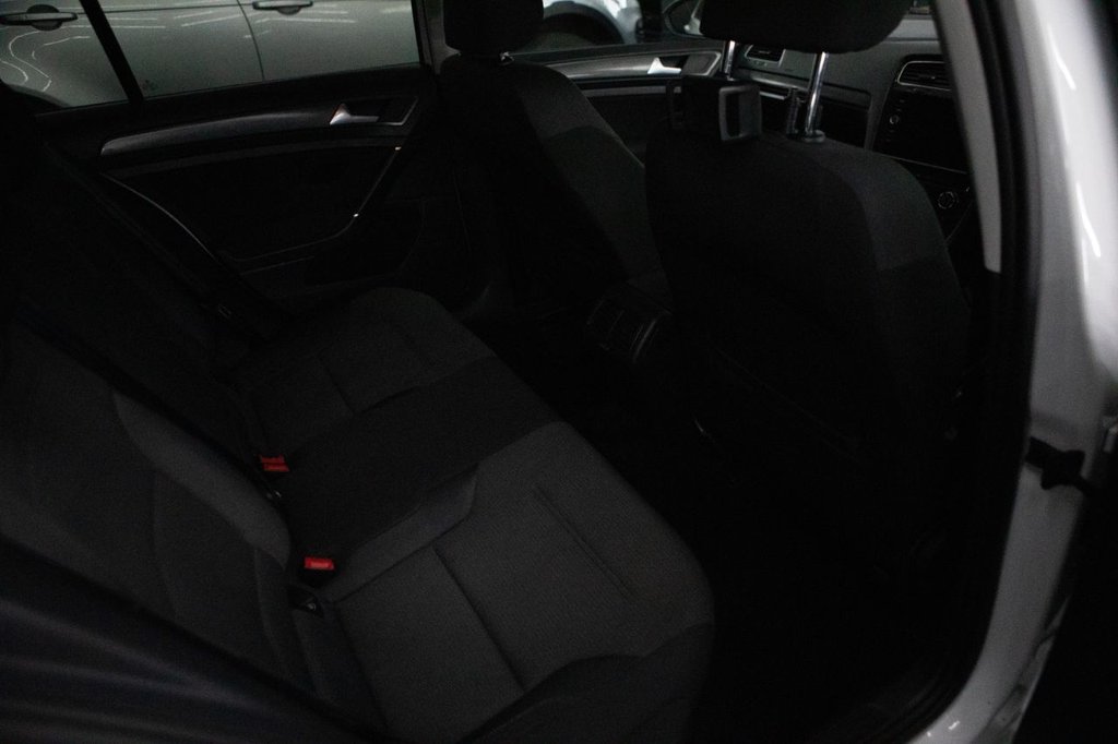 Used Volkswagen Golf 2017 for sale - 77990682: Photo 24