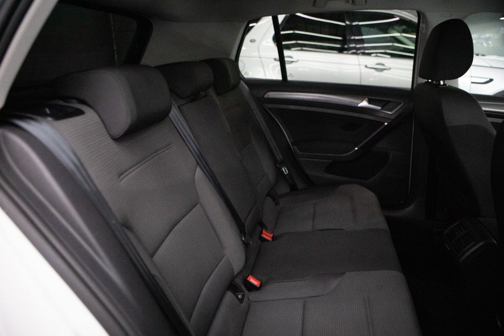 Used Volkswagen Golf 2017 for sale - 77990682: Photo 25