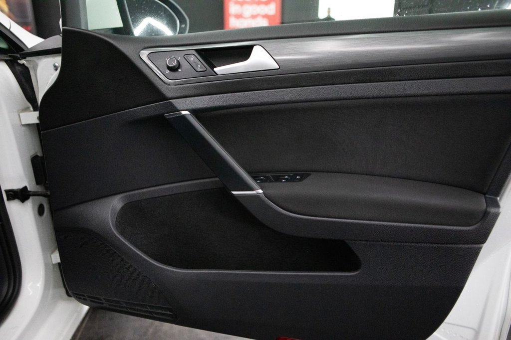 Used Volkswagen Golf 2017 for sale - 77990682: Photo 26