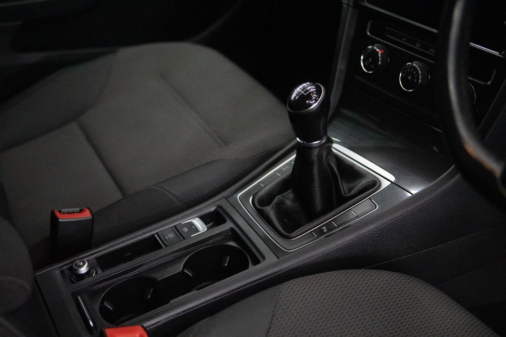 Used Volkswagen Golf 2017 for sale - 77990682: Photo 27