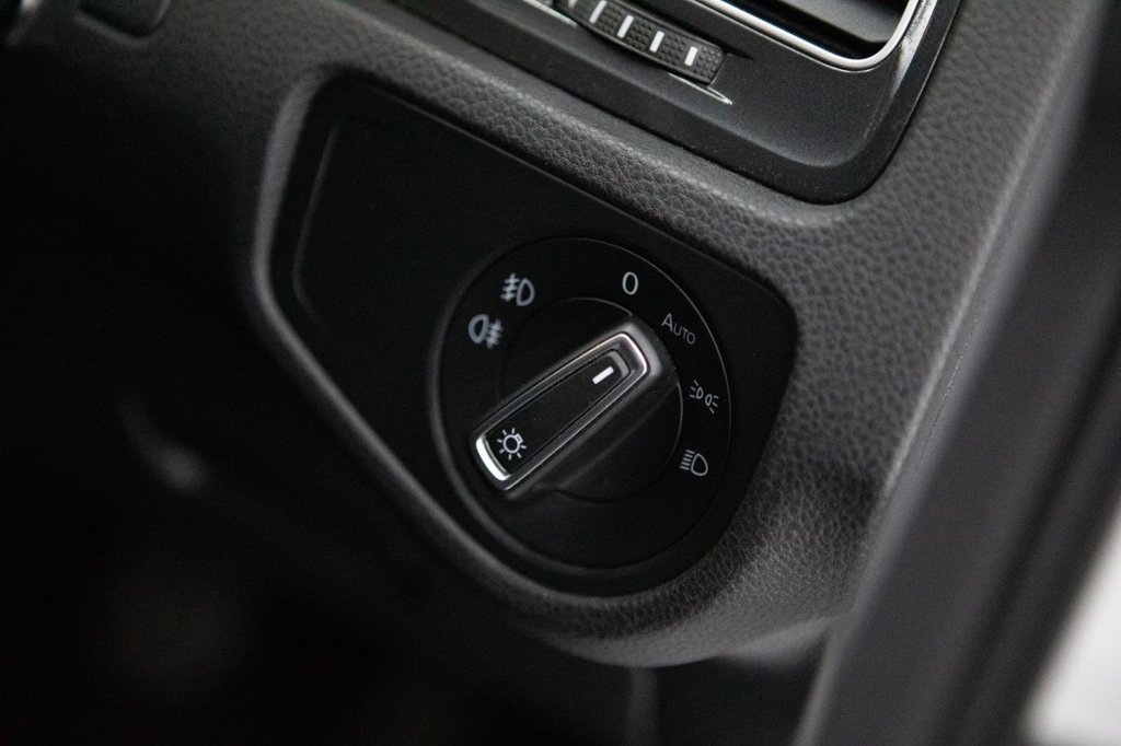 Used Volkswagen Golf 2017 for sale - 77990682: Photo 29