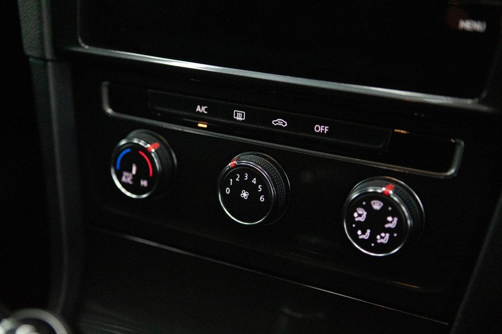 Used Volkswagen Golf 2017 for sale - 77990682: Photo 33