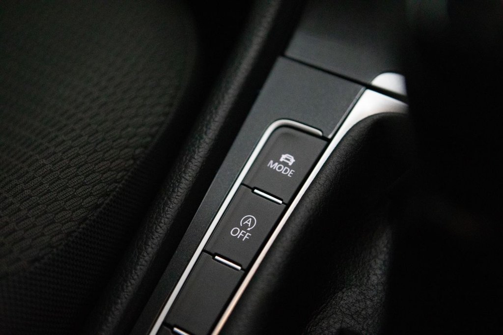 Used Volkswagen Golf 2017 for sale - 77990682: Photo 34