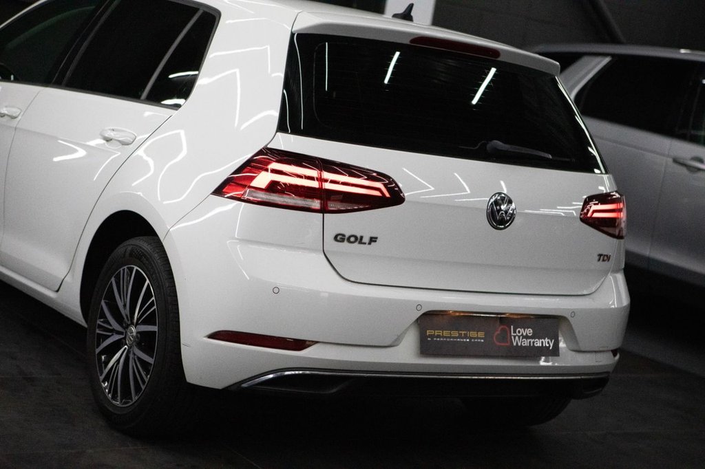 Used Volkswagen Golf 2017 for sale - 77990682: Photo 44