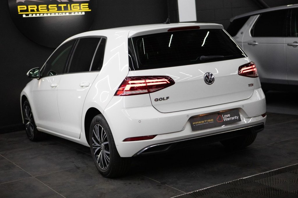 Used Volkswagen Golf 2017 for sale - 77990682: Photo 49