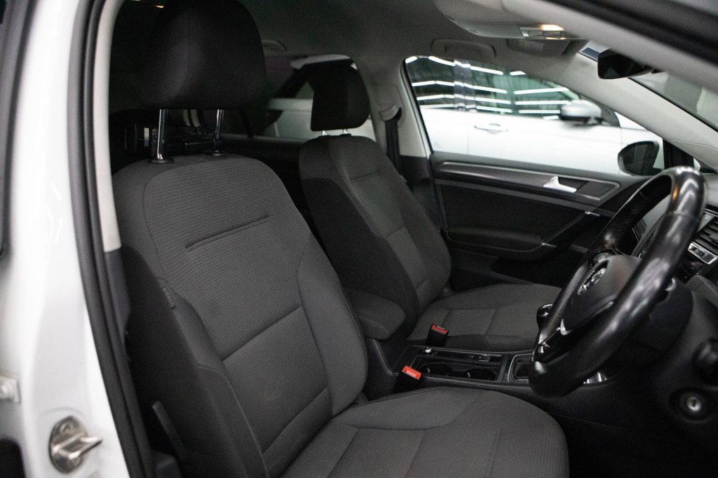 Used Volkswagen Golf 2017 for sale - 77990682: Photo 7