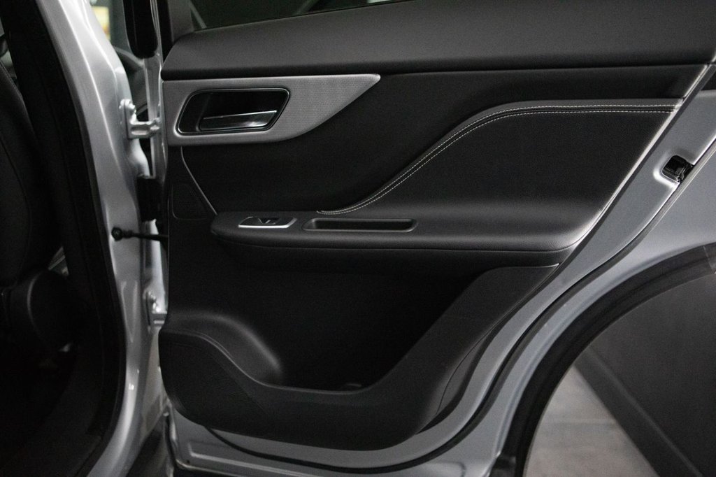 Used Jaguar F-Pace 2018 for sale - 77764612: Photo 33