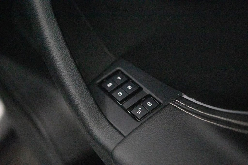 Used Jaguar F-Pace 2018 for sale - 77764612: Photo 34