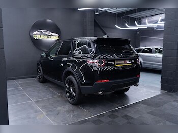 Used Land Rover Discovery Sport 2016 for sale - 77821372: Photo