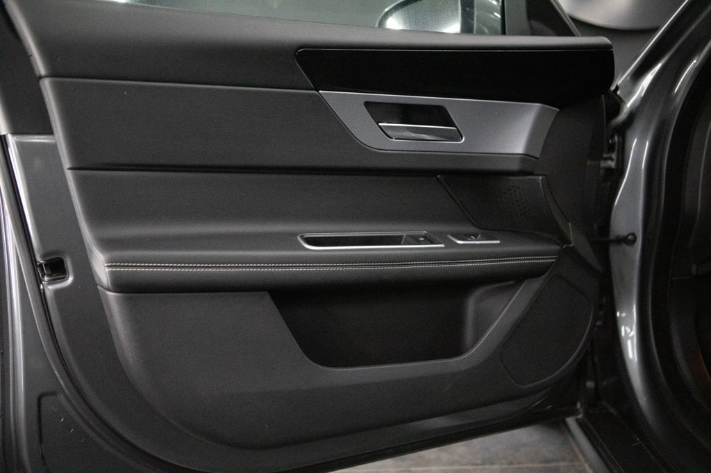 Used Jaguar XF 2018 for sale - 78083048: Photo 16