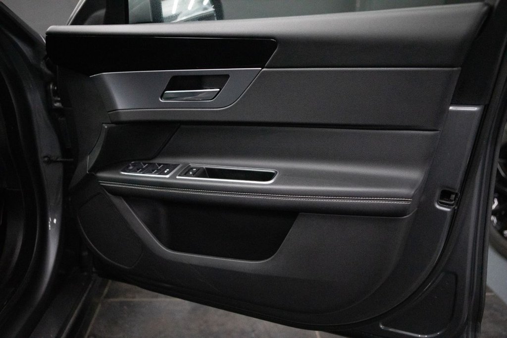 Used Jaguar XF 2018 for sale - 78083048: Photo 28
