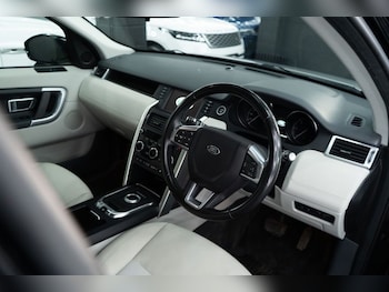 Used Land Rover Discovery Sport 2018 for sale - 78227935: Photo