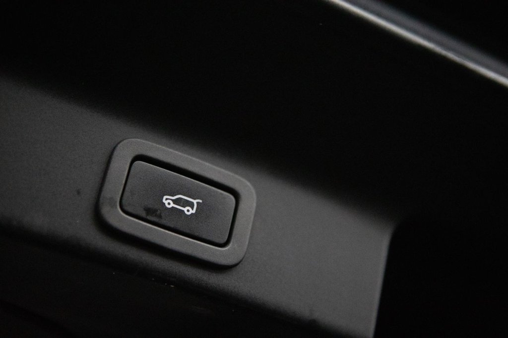 Used Jaguar F-Pace 2018 for sale - 77764960: Photo 22