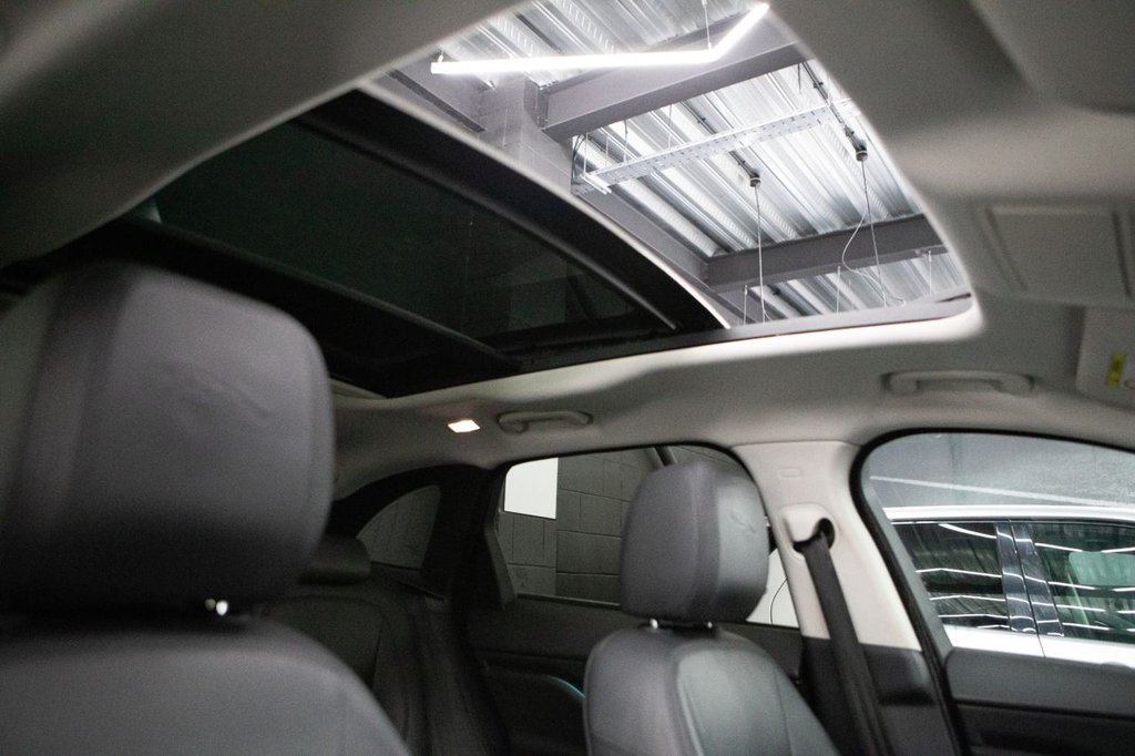 Used Jaguar F-Pace 2018 for sale - 77764960: Photo 40