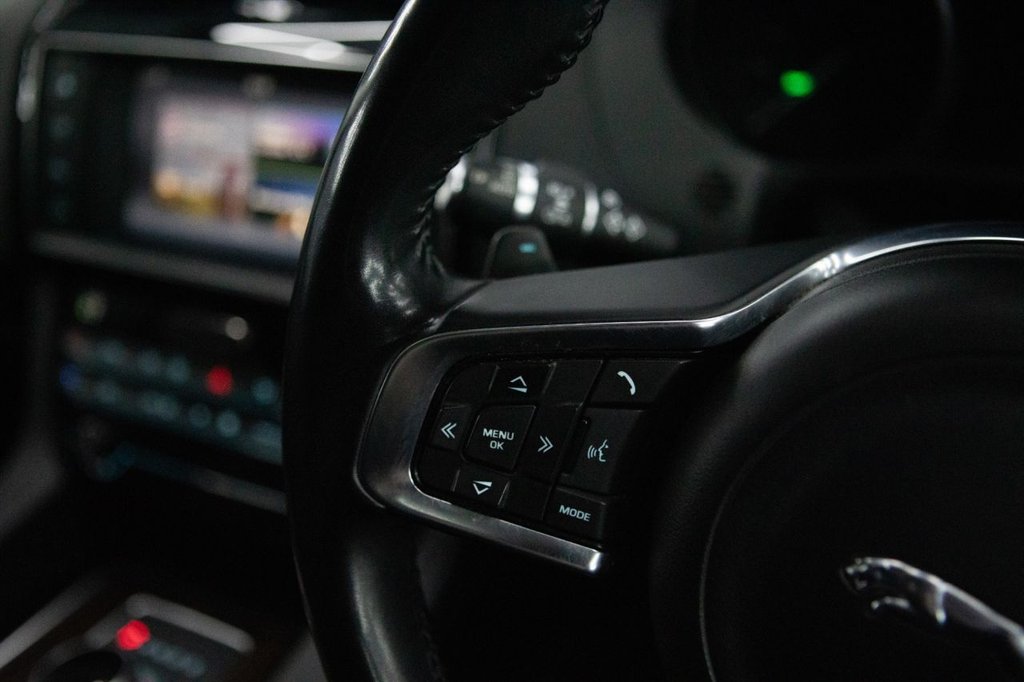 Used Jaguar F-Pace 2018 for sale - 77764960: Photo 48