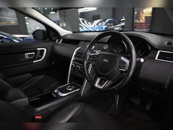 Used Land Rover Discovery Sport 2017 for sale - 78414239: Photo