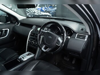 Used Land Rover Discovery Sport 2017 for sale - 78458630: Photo