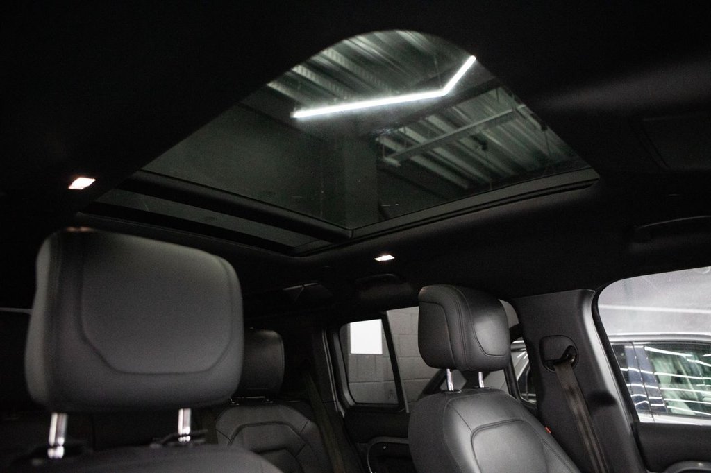 Used Land Rover Defender 2021 for sale - 77764691: Photo 10