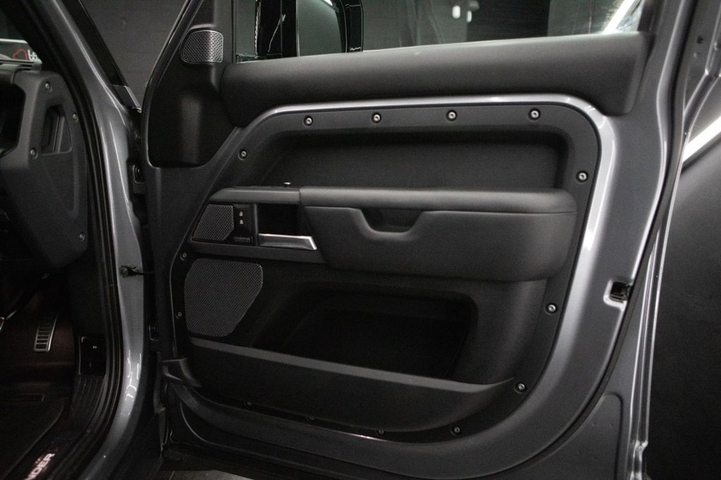 Used Land Rover Defender 2021 for sale - 77764691: Photo 24