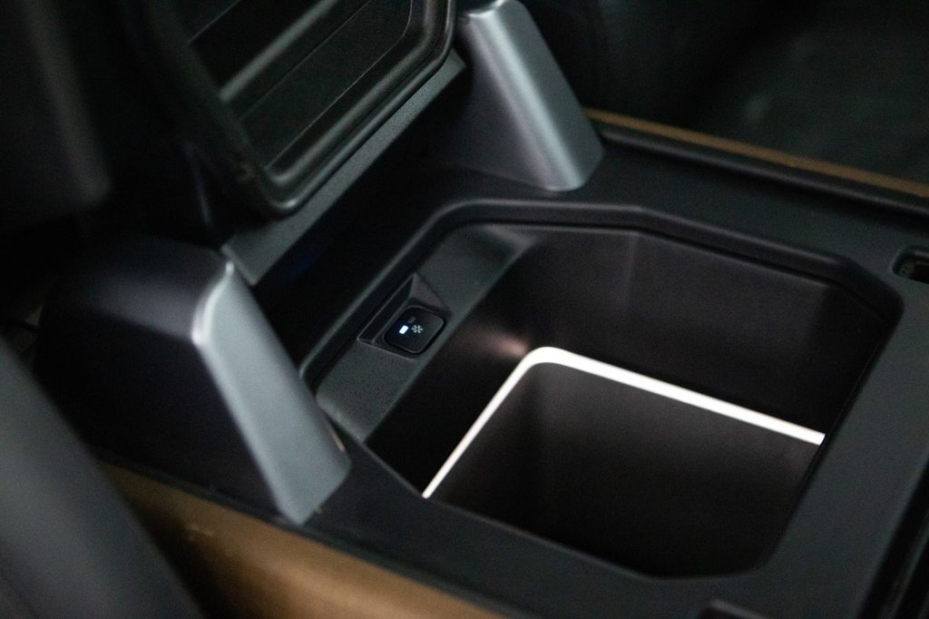 Used Land Rover Defender 2021 for sale - 77764691: Photo 29