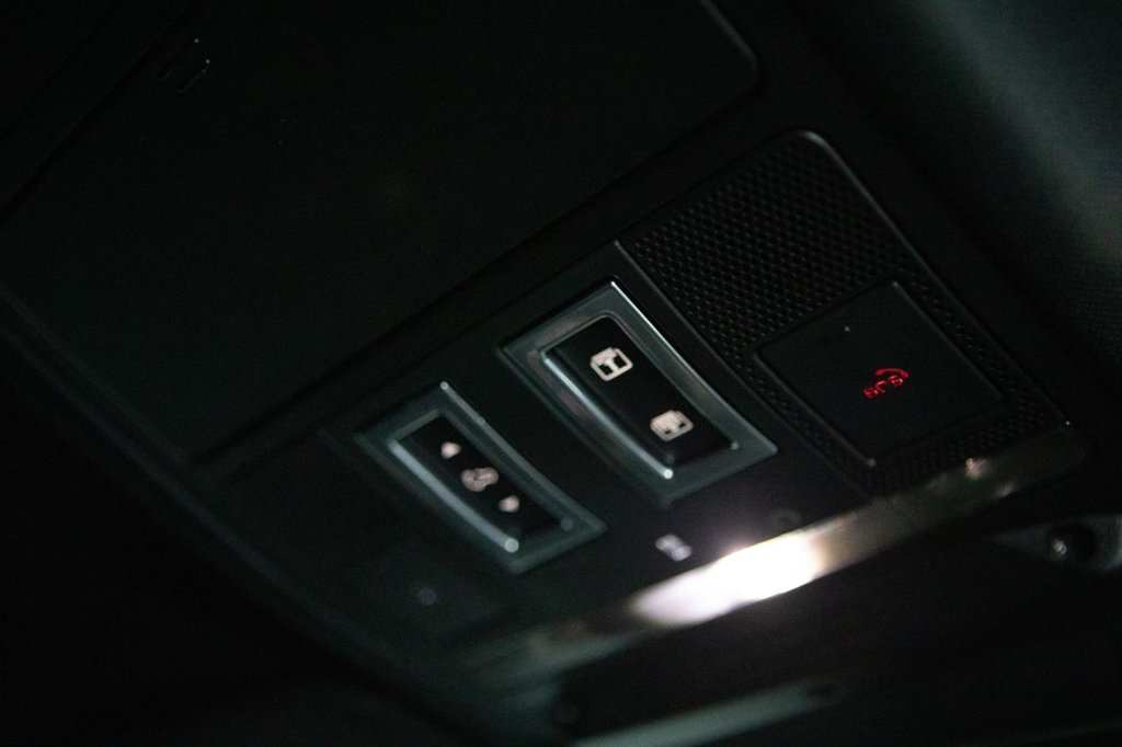 Used Land Rover Defender 2021 for sale - 77764691: Photo 36