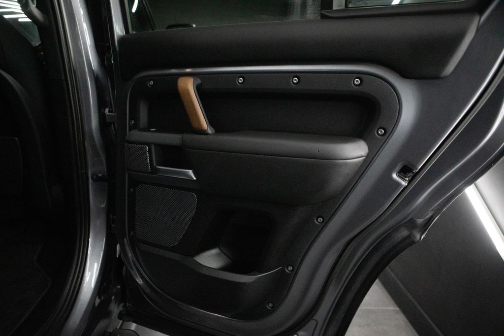 Used Land Rover Defender 2021 for sale - 77764691: Photo 41